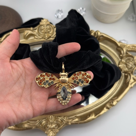 Black Velvet Ribbon Necklace with Jeweled Bee Pendant - Picture 11 of 17